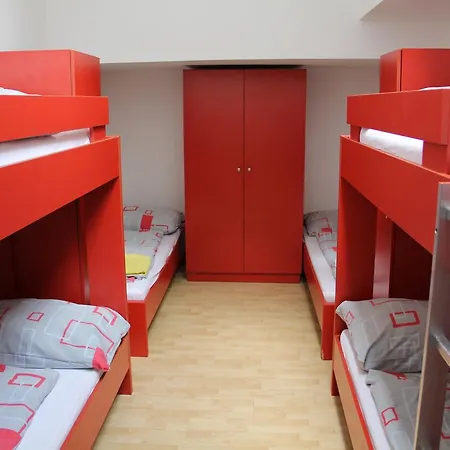 Otel U Tri Volu 3*